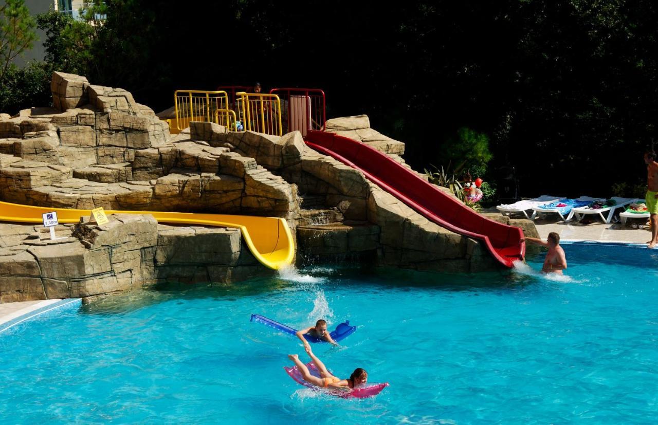 Apollo Spa Resort - Ultra All-Inclusive , Pools & Free Beach, Individual Ac In Every Room Altın Kumlar Dış mekan fotoğraf