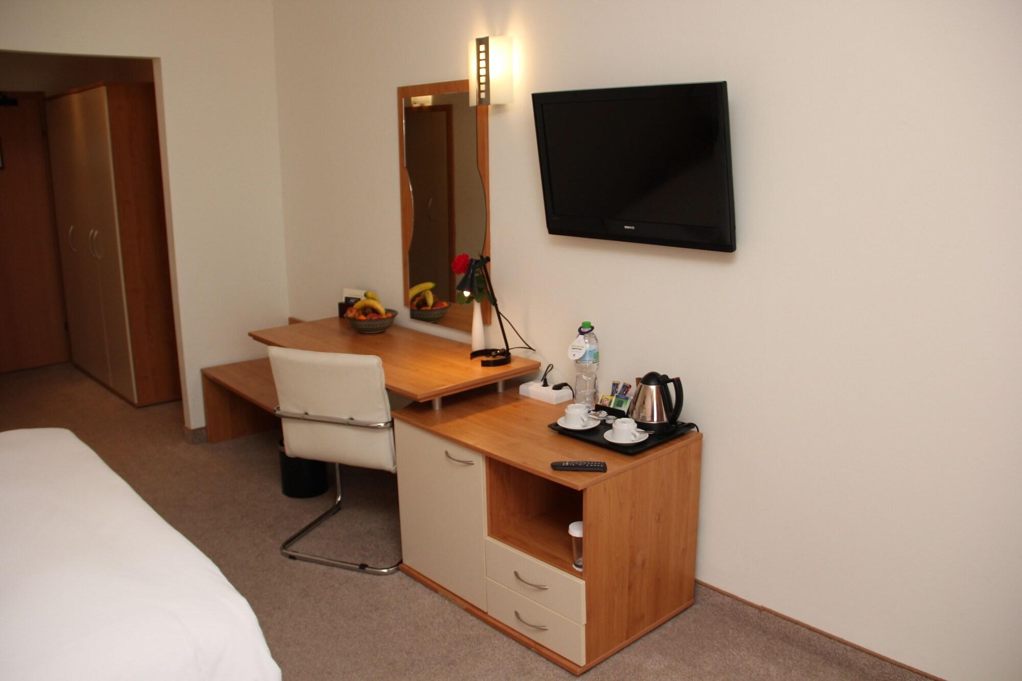 Apollo Spa Resort - Ultra All-Inclusive , Pools & Free Beach, Individual Ac In Every Room Altın Kumlar Dış mekan fotoğraf