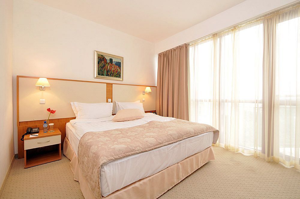Apollo Spa Resort - Ultra All-Inclusive , Pools & Free Beach, Individual Ac In Every Room Altın Kumlar Dış mekan fotoğraf