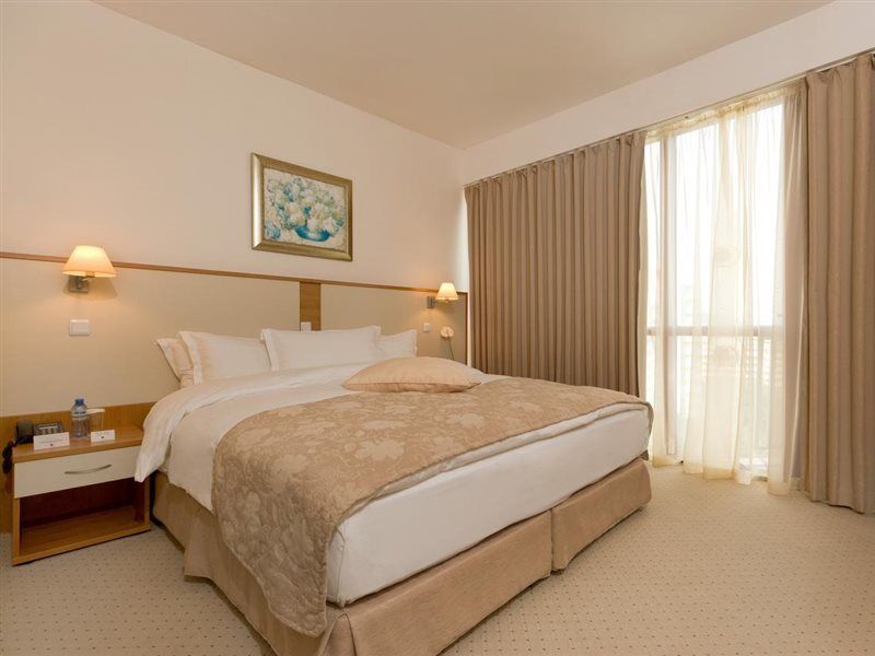 Apollo Spa Resort - Ultra All-Inclusive , Pools & Free Beach, Individual Ac In Every Room Altın Kumlar Dış mekan fotoğraf